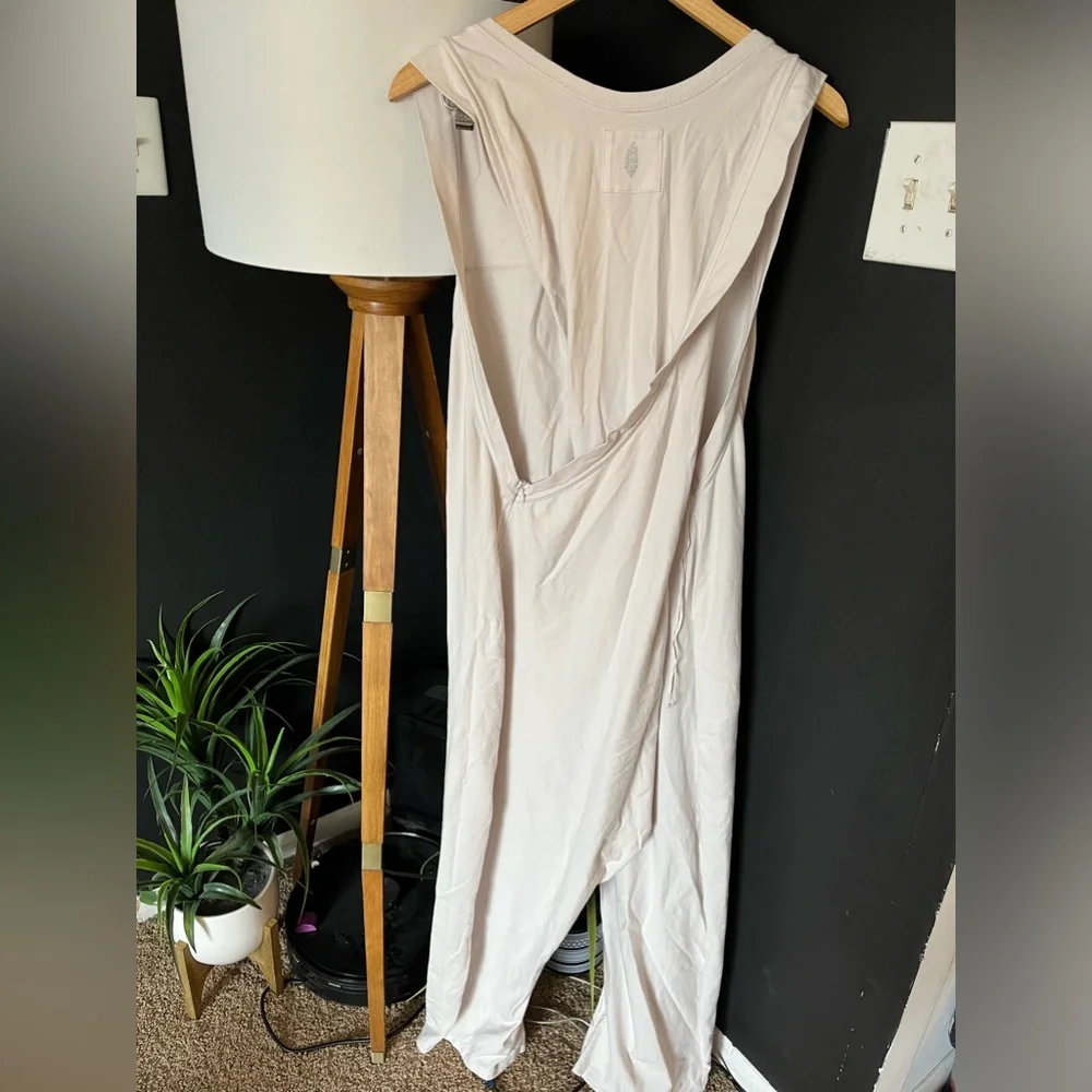 NWT FREE PEOPLE MOVEMENT Hot Shot Twisted Onesie In Tofu MSRP $80 Size XL - Picture 9 of 10